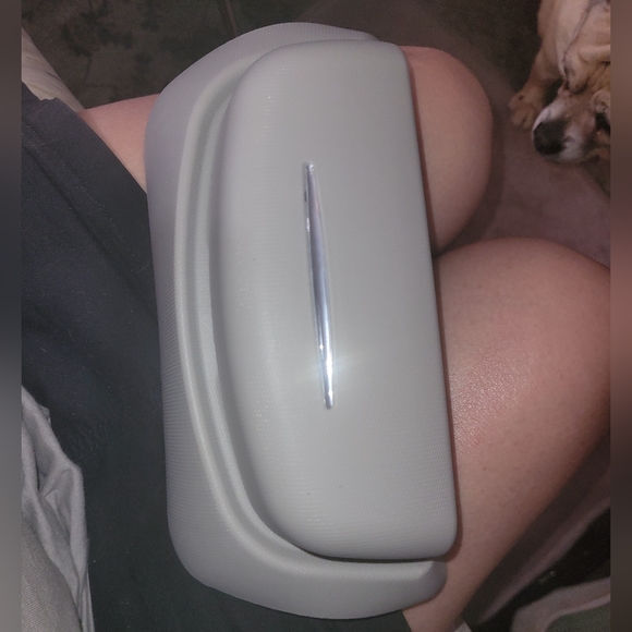 Nwot Sunglass case for Tesla Y model - Picture 2 of 9